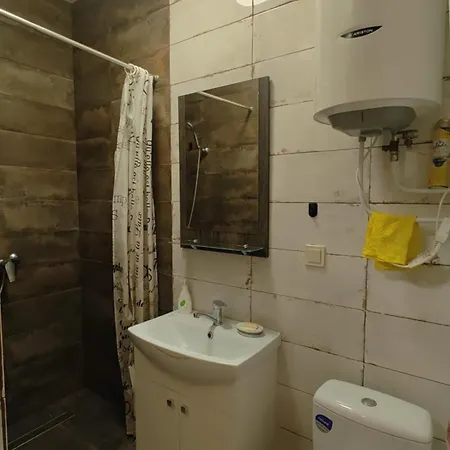 у театра музкомедии, отрада - 800м *