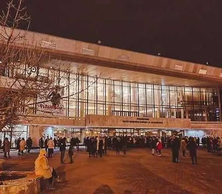 у театра музкомедии, отрада - 800м * Одесса